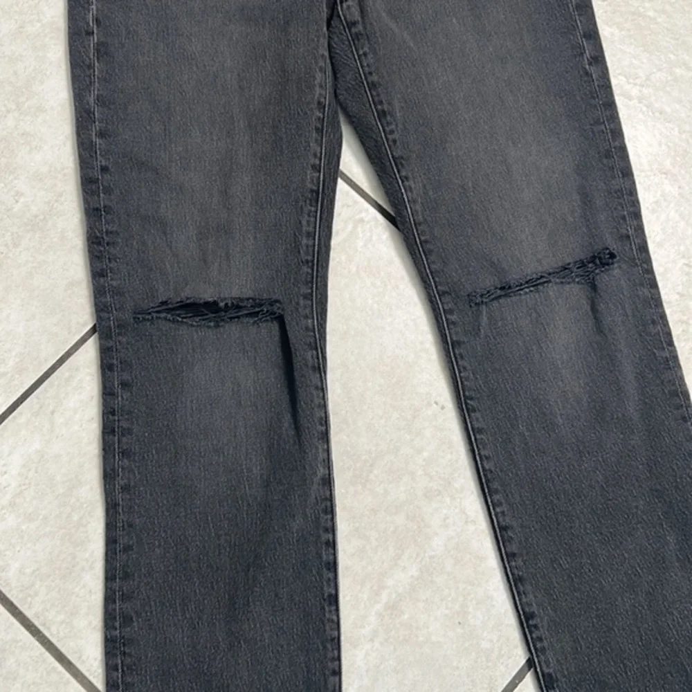 Madewell The High-Rise Slim Boyjean in‎ Caton Wash: Ripped-Knee Edition
